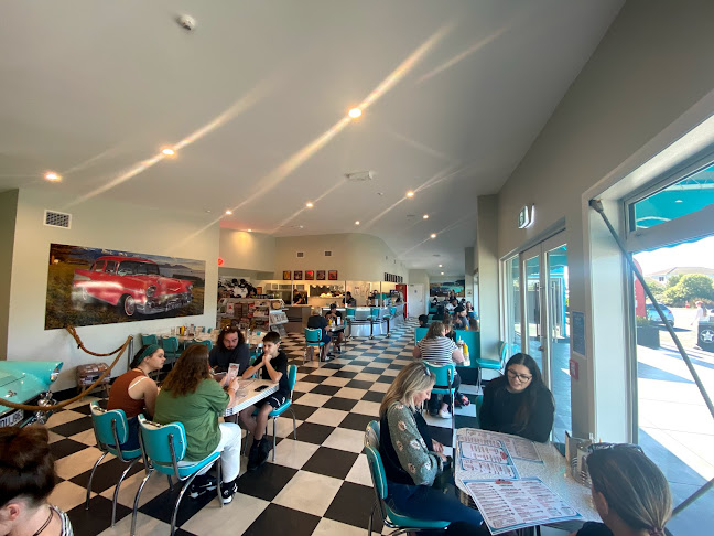 Comentarii opinii despre VEight Cafe, Restaurant & Bar