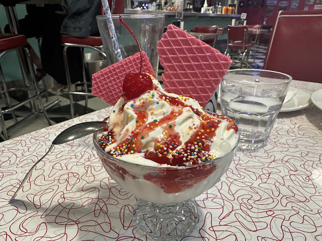 Deluxe Diner - Hospitality and gastronomy