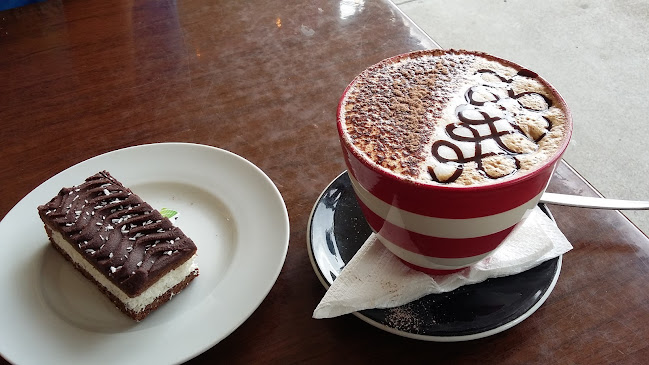 Comments and reviews of The Broadway Tearooms & Bakery