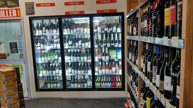 Opinii despre Thirsty Liquor Klondike în Kawakawa - Hospitality and gastronomy