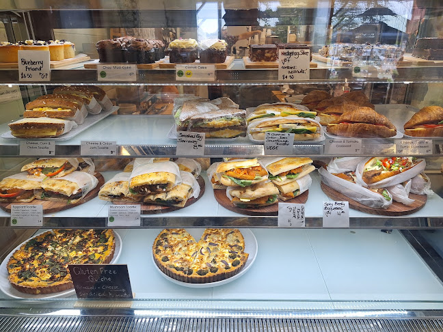 Comentarii opinii despre Logan MacLean Cafe