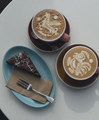 Comentarii opinii despre Demi Coffee