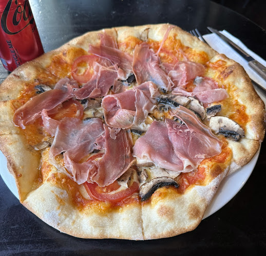 Opinii despre Archie's Restaurant & Pizzeria în Auckland - Hospitality and gastronomy