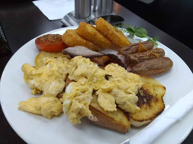 Comments and reviews of Poppys Cafe