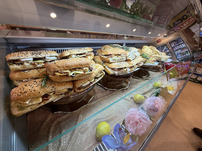 Reviews of Papatowai Country Store & "Peake's Kitchen" in Papatowai - Hospitality and gastronomy