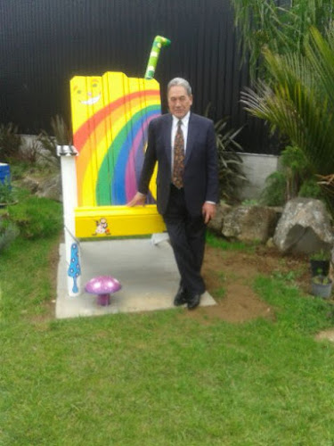 Madhatters cafe - Hospitality and gastronomy