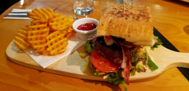 Railway Tavern Bar - Hospitality and gastronomy