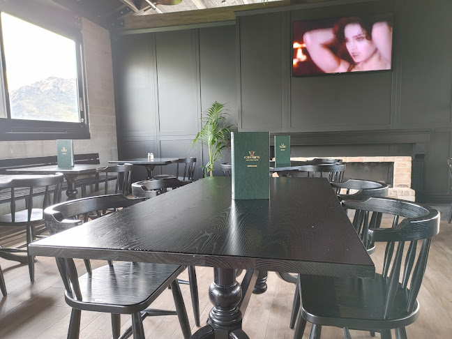 The Crown Pub and Beer Garden - Queenstown