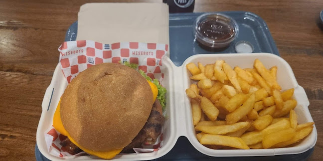 Reviews of Wise Boys Burgers Downtown in Auckland - Hospitality and gastronomy