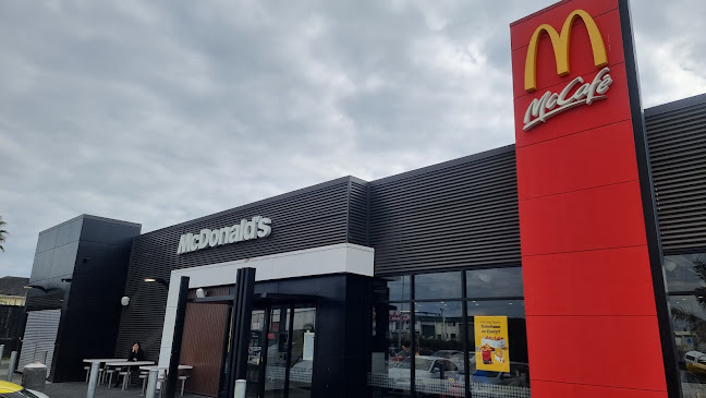 McDonald's Cavendish Drive - Hospitality and gastronomy