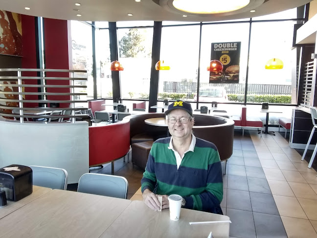 Carl's Jr. Mangere Open Times