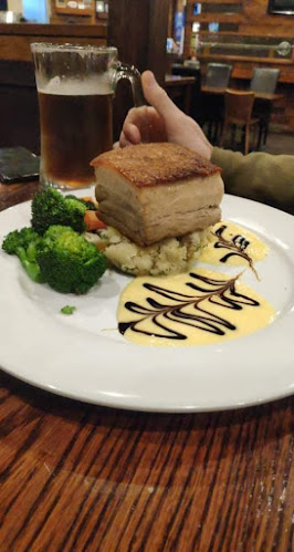 Yard House - Hospitality and gastronomy