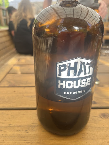 Opinii despre PhatHouse Brewing Co. în Haruru - Hospitality and gastronomy