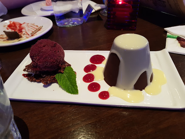 Costas Taverna Greek Restaurant and Ouzo Bar - Hospitality and gastronomy