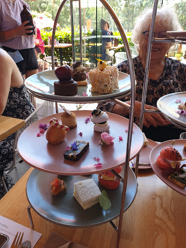 100 Colonial Road, Chatswood, Auckland 0626, New Zealand