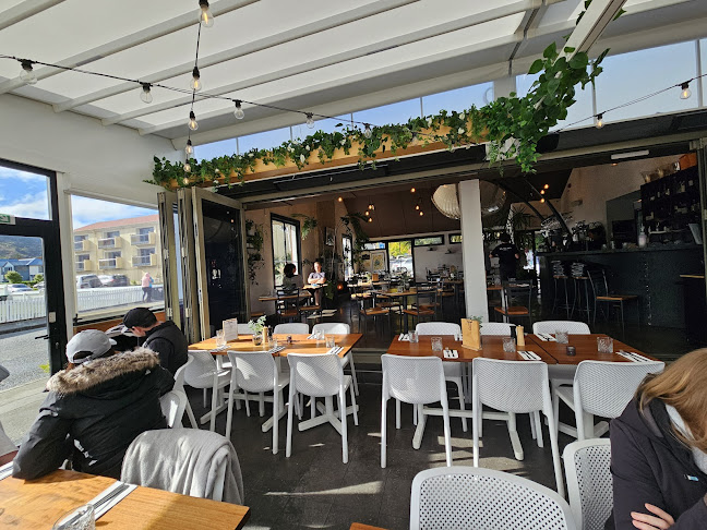 6 Rue Balguerie, Akaroa 7520, New Zealand