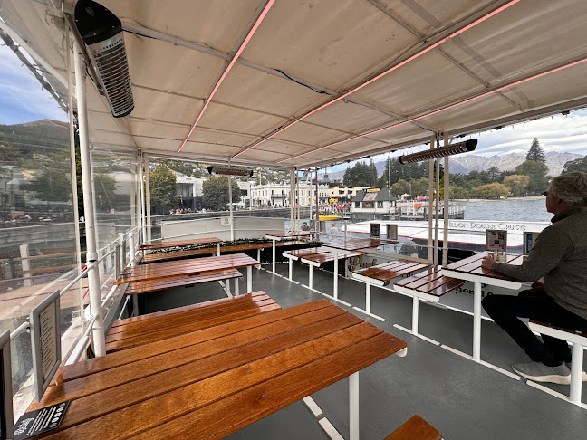 Perky's - Floating Bar Queenstown - Queenstown