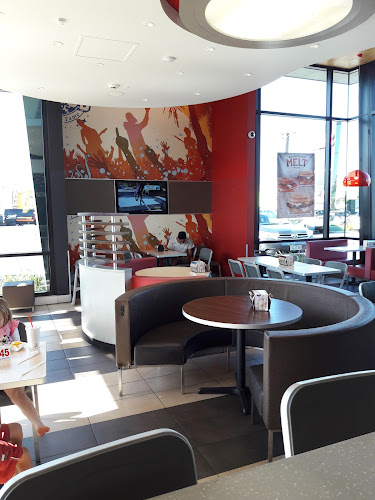 Comments and reviews of Carl's Jr. Frankton