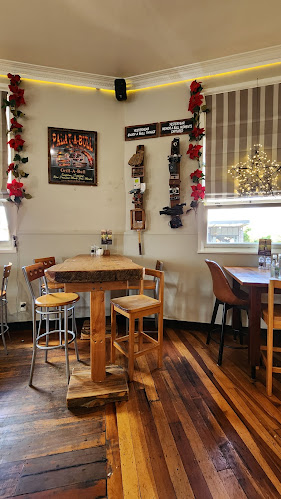 La Bull Cafe & Bar Open Times