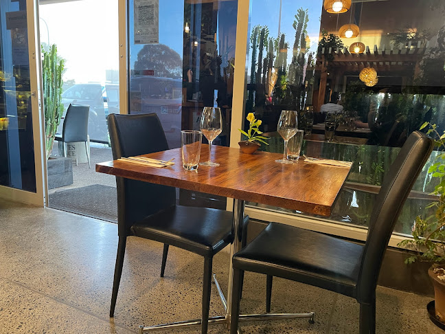 Comments and reviews of Chikos Restaurant & Cafe