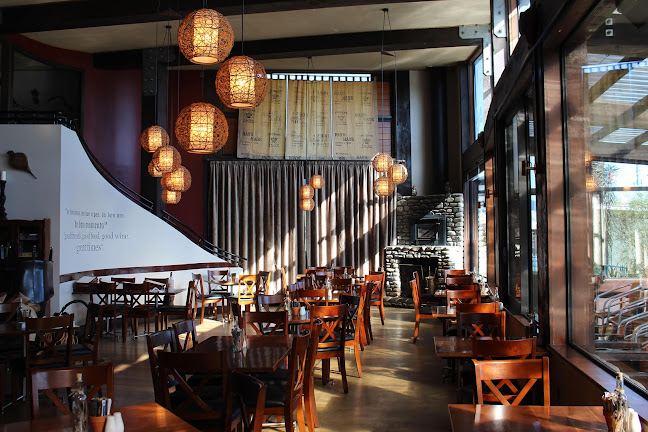 Raupo Cafe, Restaurant & Traiteur