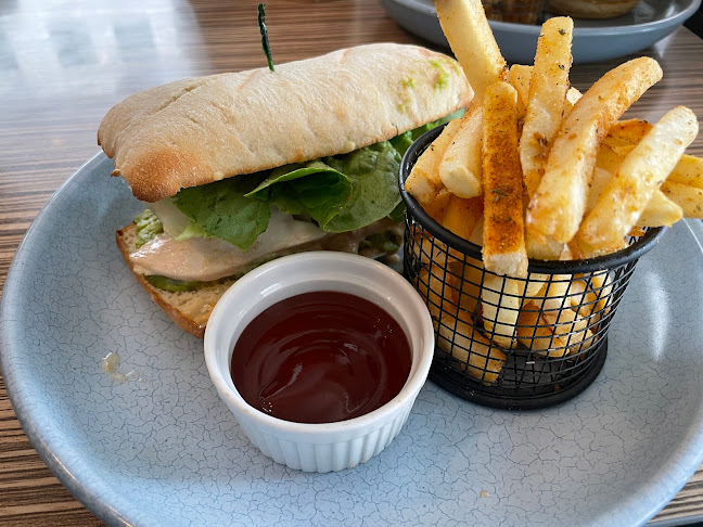 Comentarii opinii despre The Coffee Club Customs Street