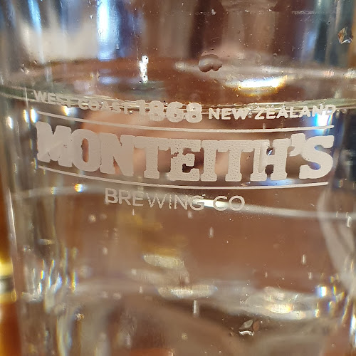 Opinii despre Mackenzies Cafe Bar & Grill în Lake Tekapo - Hospitality and gastronomy