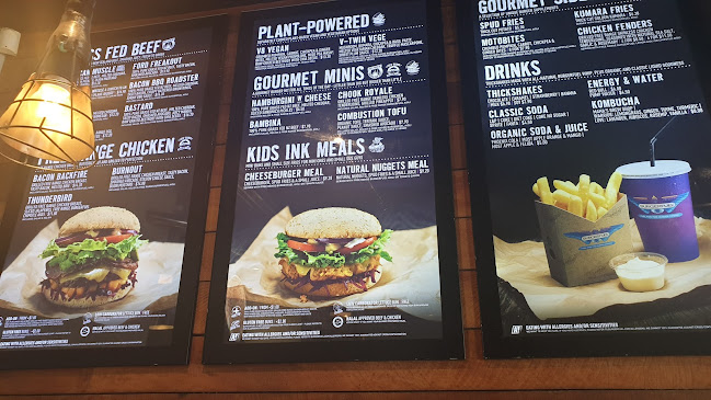 Comments and reviews of BurgerFuel Queen Street