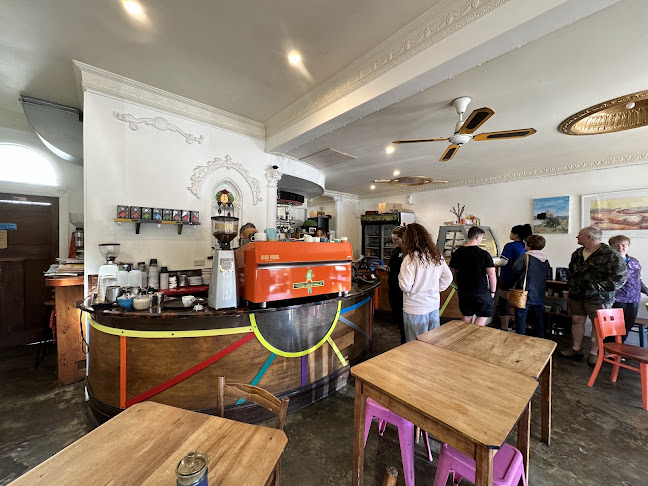 The Perching Parrot Cafe - Paekākāriki