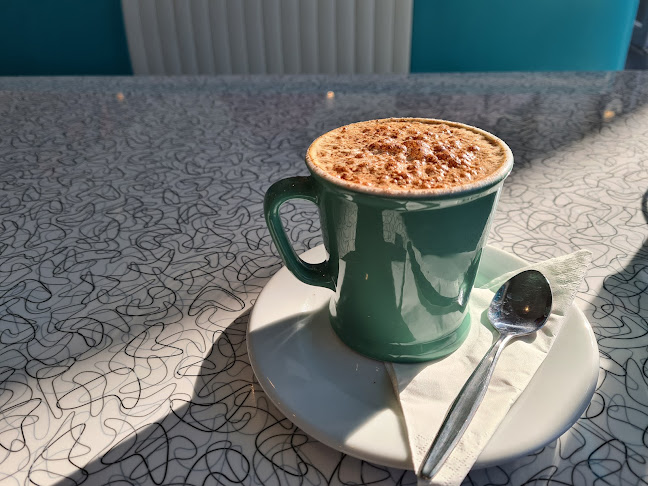 VEight Cafe, Restaurant & Bar