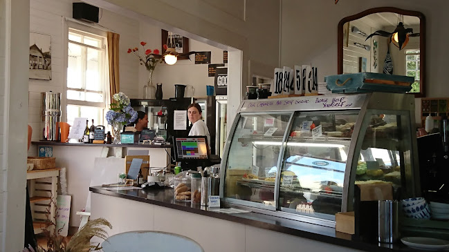 Little Kitchen Cafe - Mangōnui