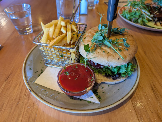 Comentarii opinii despre Stumpers Bar & Cafe