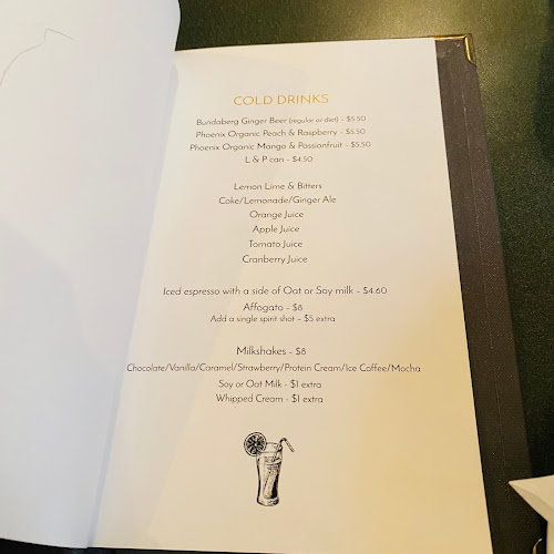 Careys Bay Historic Hotel