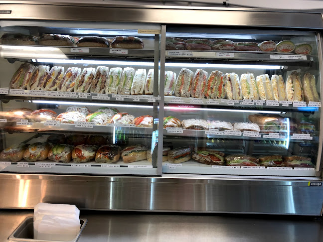 Comentarii opinii despre High Bakery & Cafe