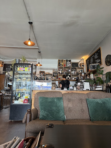 Comments and reviews of six ounces