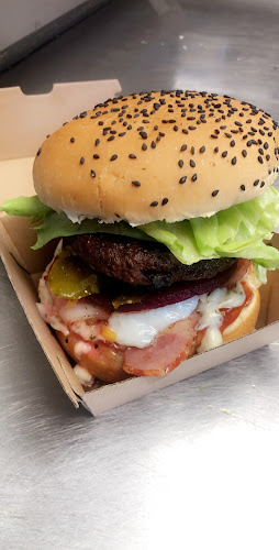 Reviews of The Block Gourmet Burgers and Pizza Restaurant in New Plymouth - Hospitality and gastronomy