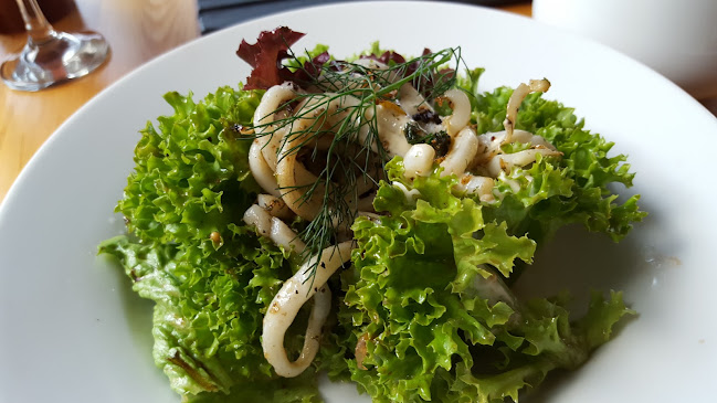 Opinii despre Green Dolphin Restaurant and Bar în Kaikōura - Hospitality and gastronomy