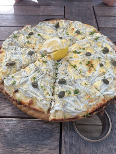 Fat Pipi Pizza - Hospitality and gastronomy