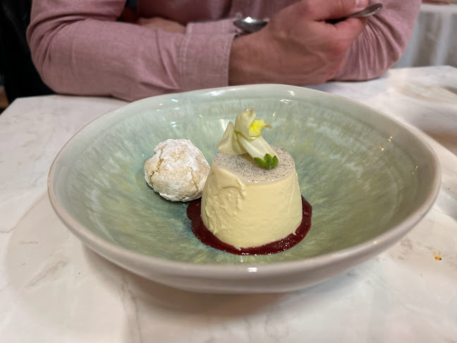 Comentarii opinii despre The Surfer's Mistress