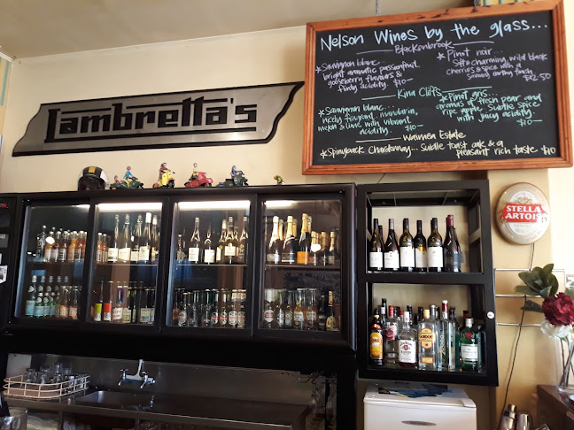 Opinii despre Lambretta's Cafe Bar în Nelson - Hospitality and gastronomy