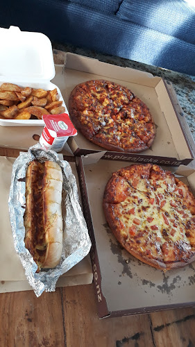 Pizza Club Max Open Times