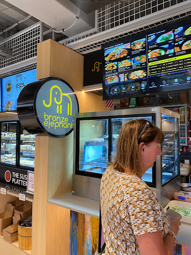 Bronze Elephant Thai - Hospitality and gastronomy