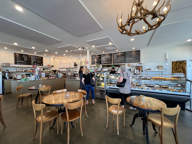 Kreem Cafe - Hospitality and gastronomy