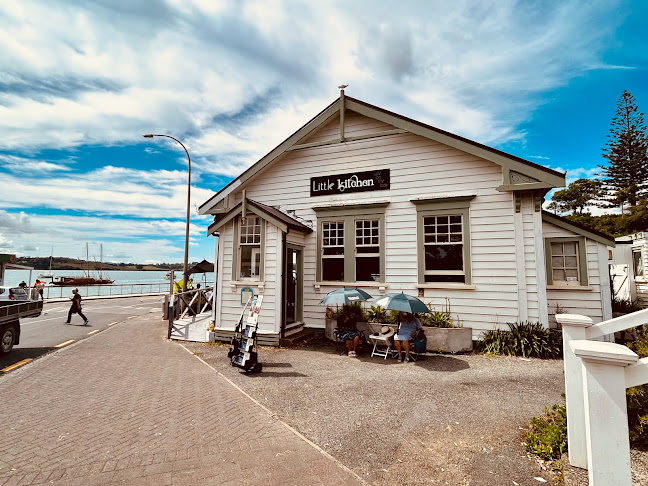 Little Kitchen Cafe - Mangōnui