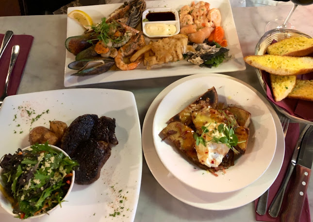 Comentarii opinii despre Tony's Original Steak & Seafood Restaurant