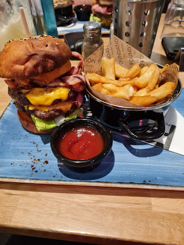 Opinii despre Foundation Bar în Hamilton - Hospitality and gastronomy