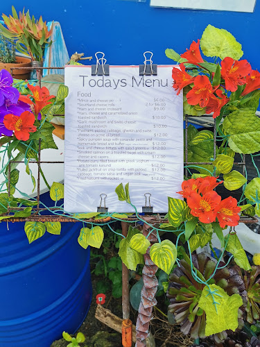 Opinii despre Bus Stop în Te Horo Beach - Hospitality and gastronomy