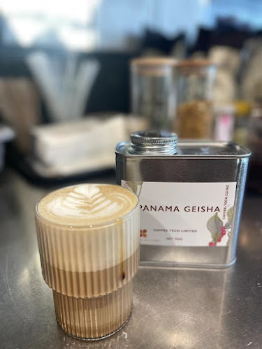 Comentarii opinii despre Lux Cafe