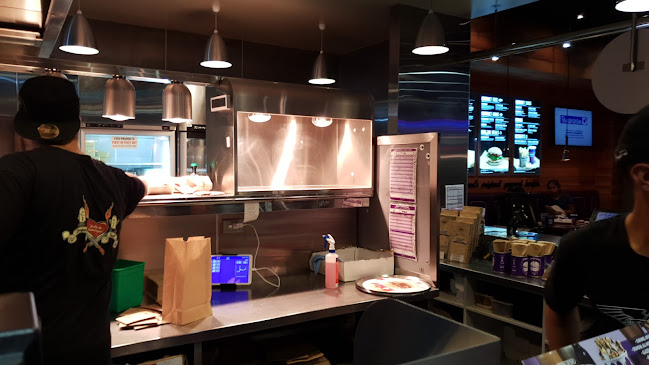 BurgerFuel Mt Wellington - Hospitality and gastronomy