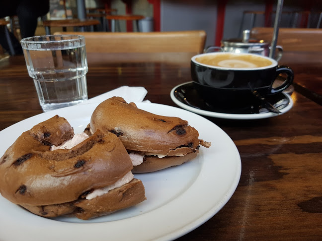 Wholly Bagels & Pizza Thorndon - Hospitality and gastronomy